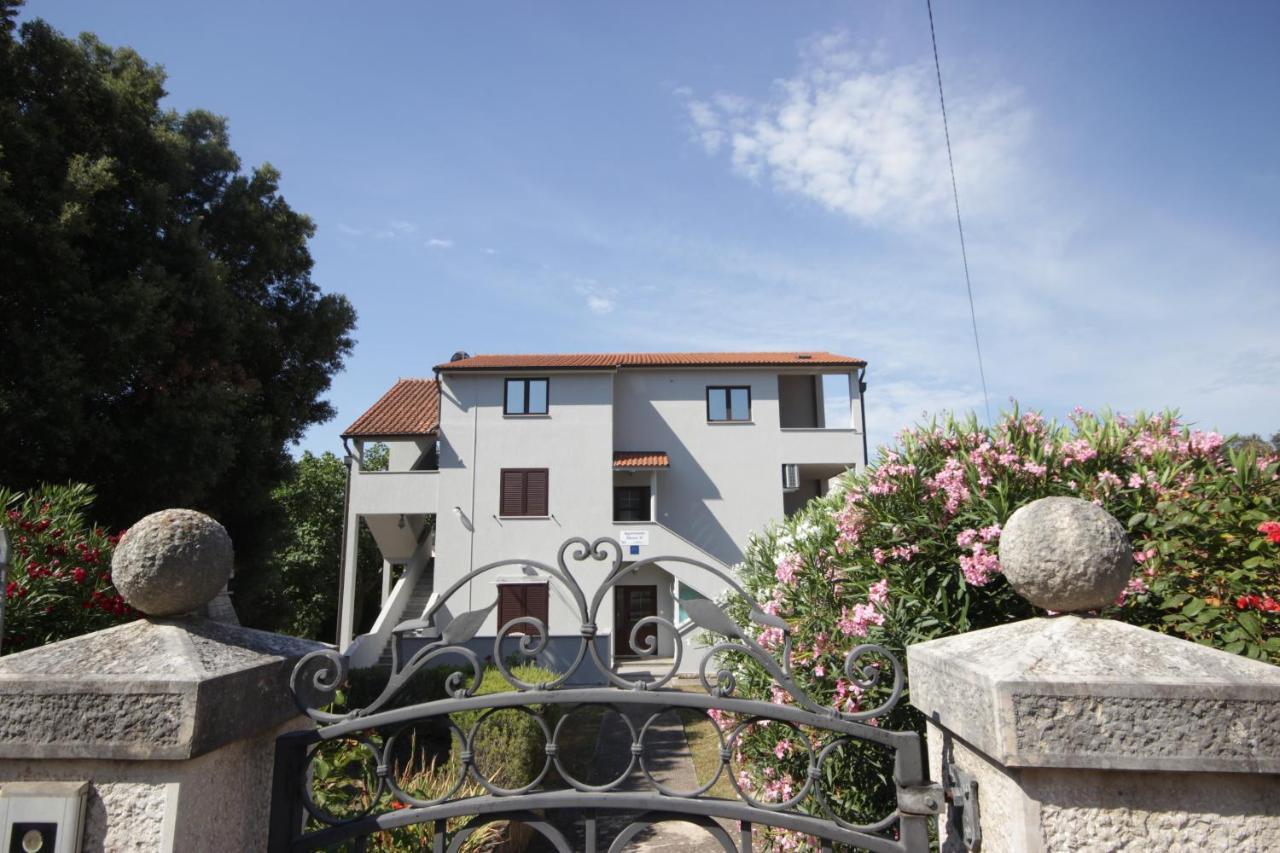 Apartments Smitran Баньоле Екстер'єр фото