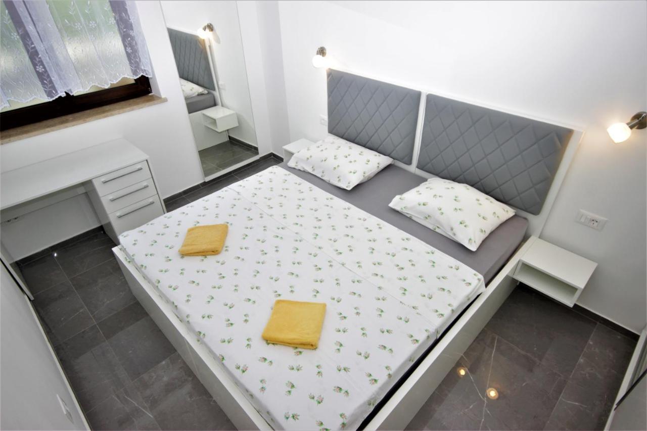 Apartments Smitran Баньоле Екстер'єр фото
