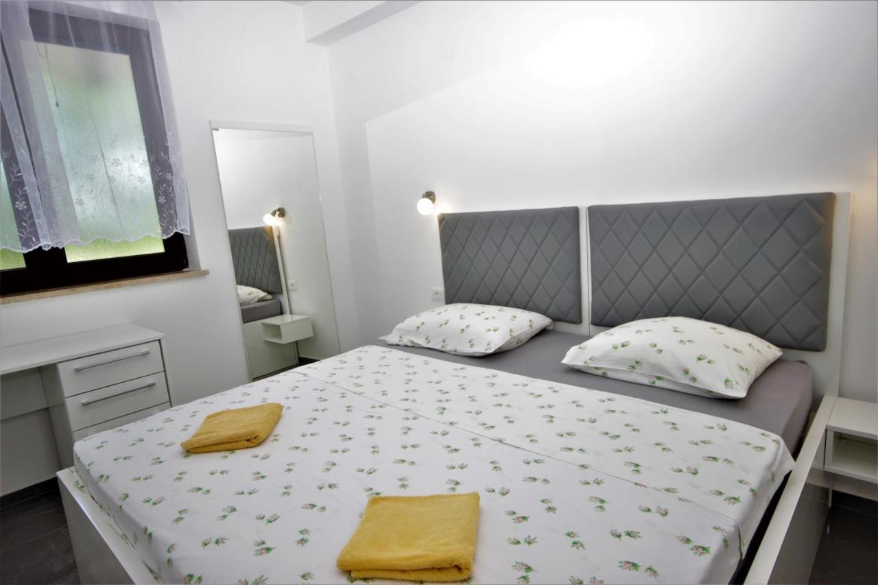 Apartments Smitran Баньоле Екстер'єр фото