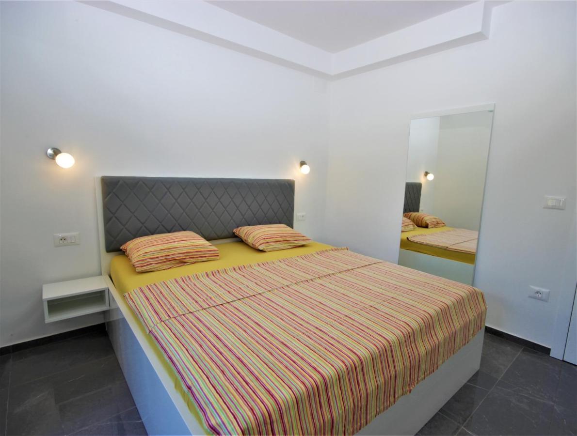 Apartments Smitran Баньоле Екстер'єр фото