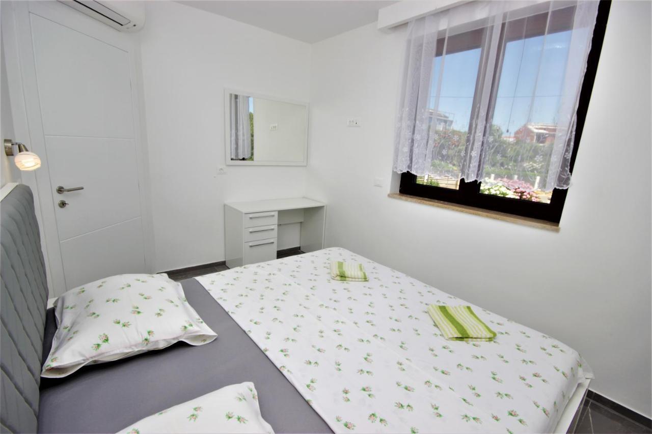 Apartments Smitran Баньоле Екстер'єр фото
